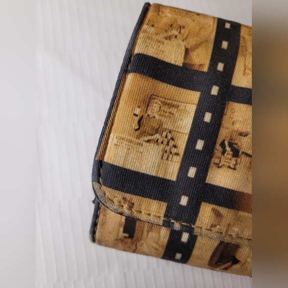 "I Love Lucy" Trifold Wallet - Picture 5 of 12